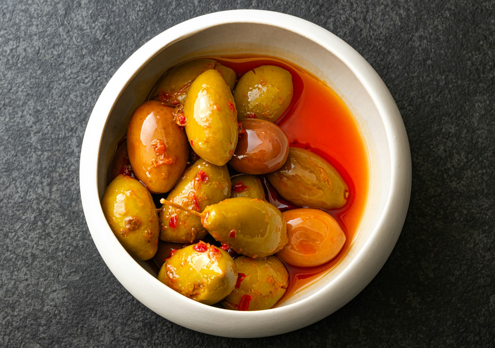 Olives et chiens : partage autorisé, mais avec des règles strictes